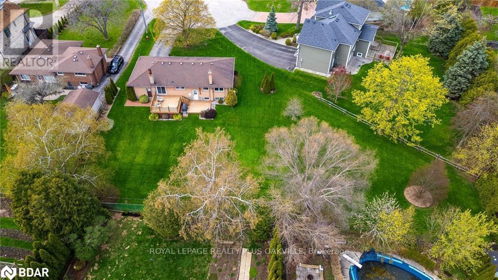 2030 Vickery Drive, Oakville, Ontario  L6L 2J1 - Photo 10 - W12995352