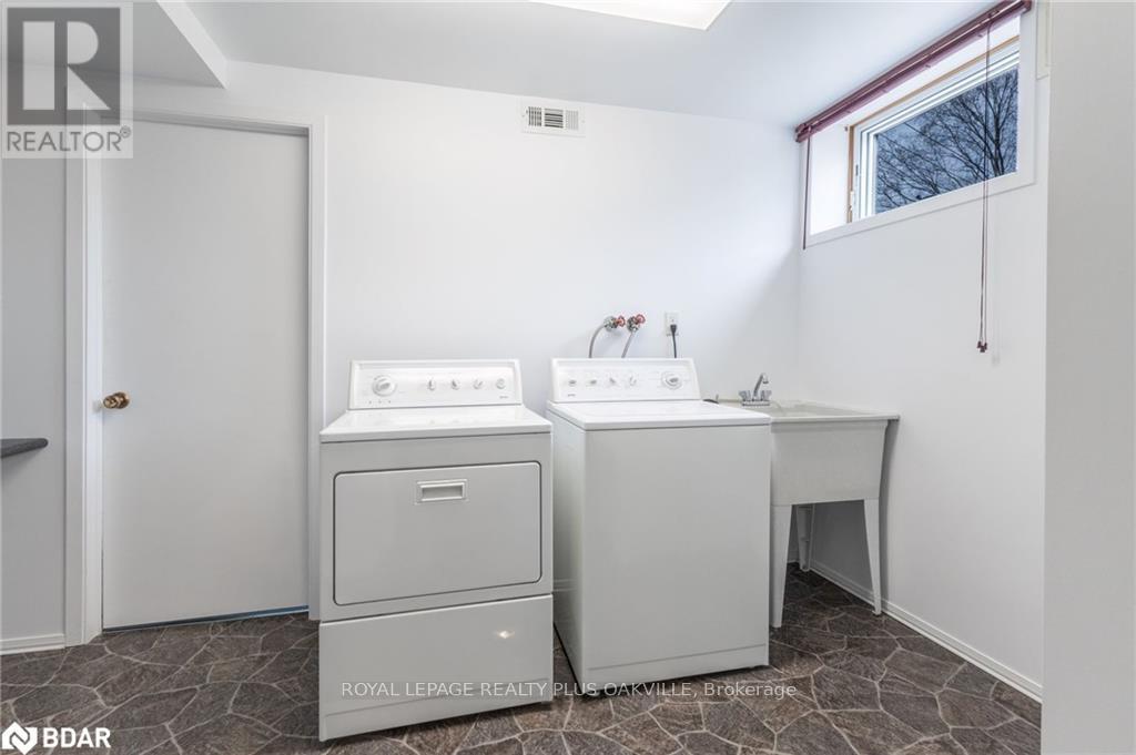 2030 Vickery Drive, Oakville, Ontario  L6L 2J1 - Photo 43 - W12995352