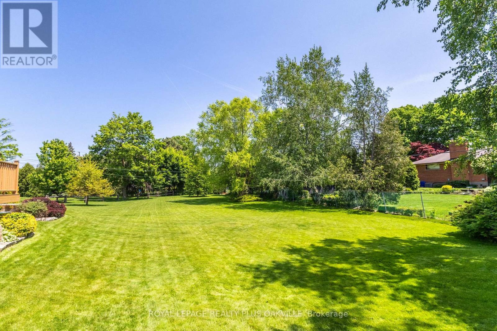 2030 Vickery Drive, Oakville, Ontario  L6L 2J1 - Photo 13 - W12995352