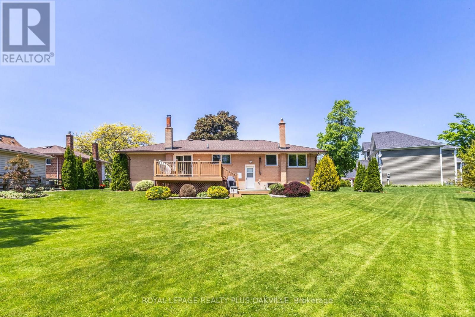 2030 Vickery Drive, Oakville, Ontario  L6L 2J1 - Photo 17 - W12995352