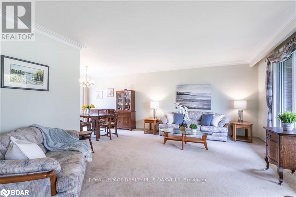 2030 Vickery Drive, Oakville, Ontario  L6L 2J1 - Photo 25 - W12995352