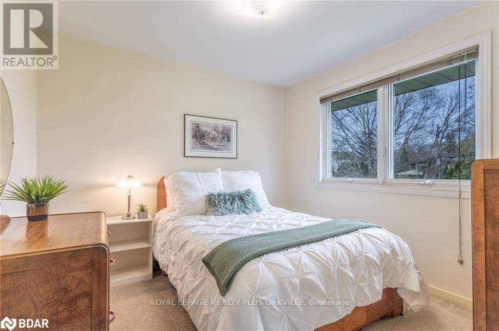 2030 Vickery Drive, Oakville, Ontario  L6L 2J1 - Photo 33 - W12995352