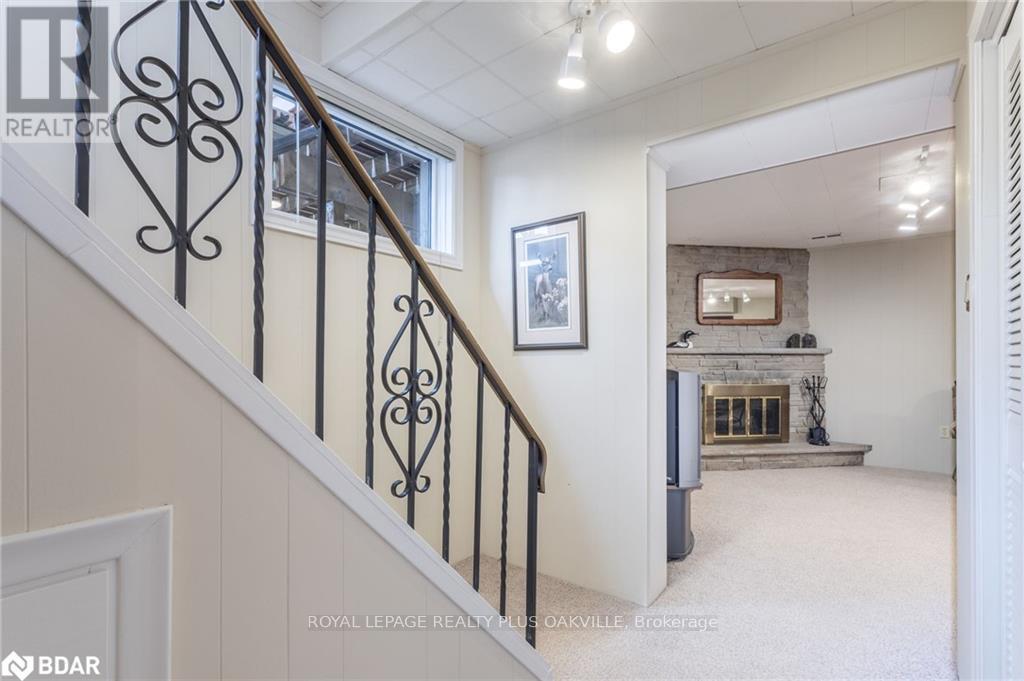 2030 Vickery Drive, Oakville, Ontario  L6L 2J1 - Photo 37 - W12995352