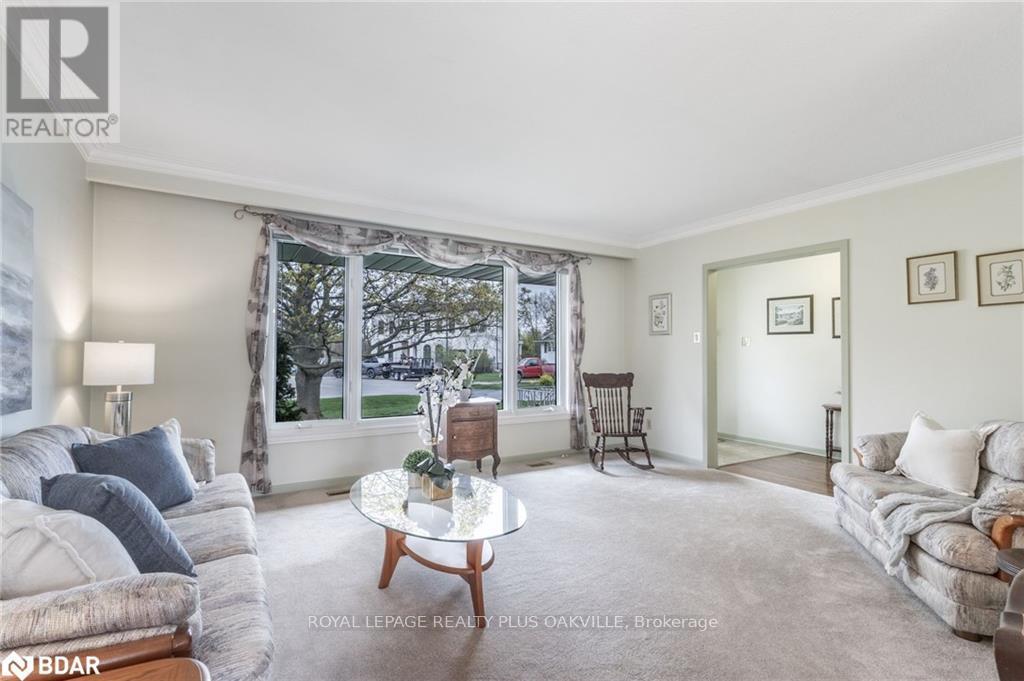 2030 Vickery Drive, Oakville, Ontario  L6L 2J1 - Photo 26 - W12995352