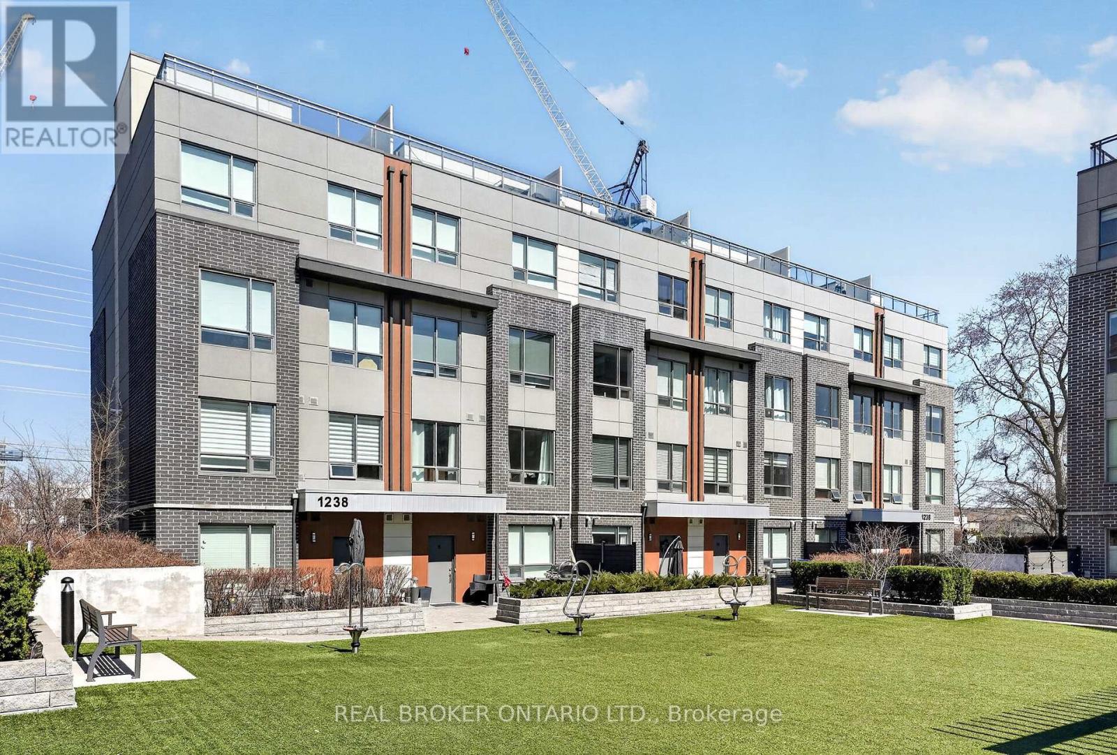 9 - 1238 Cawthra Road, Mississauga, Ontario  L5G 4K7 - Photo 34 - W12995432