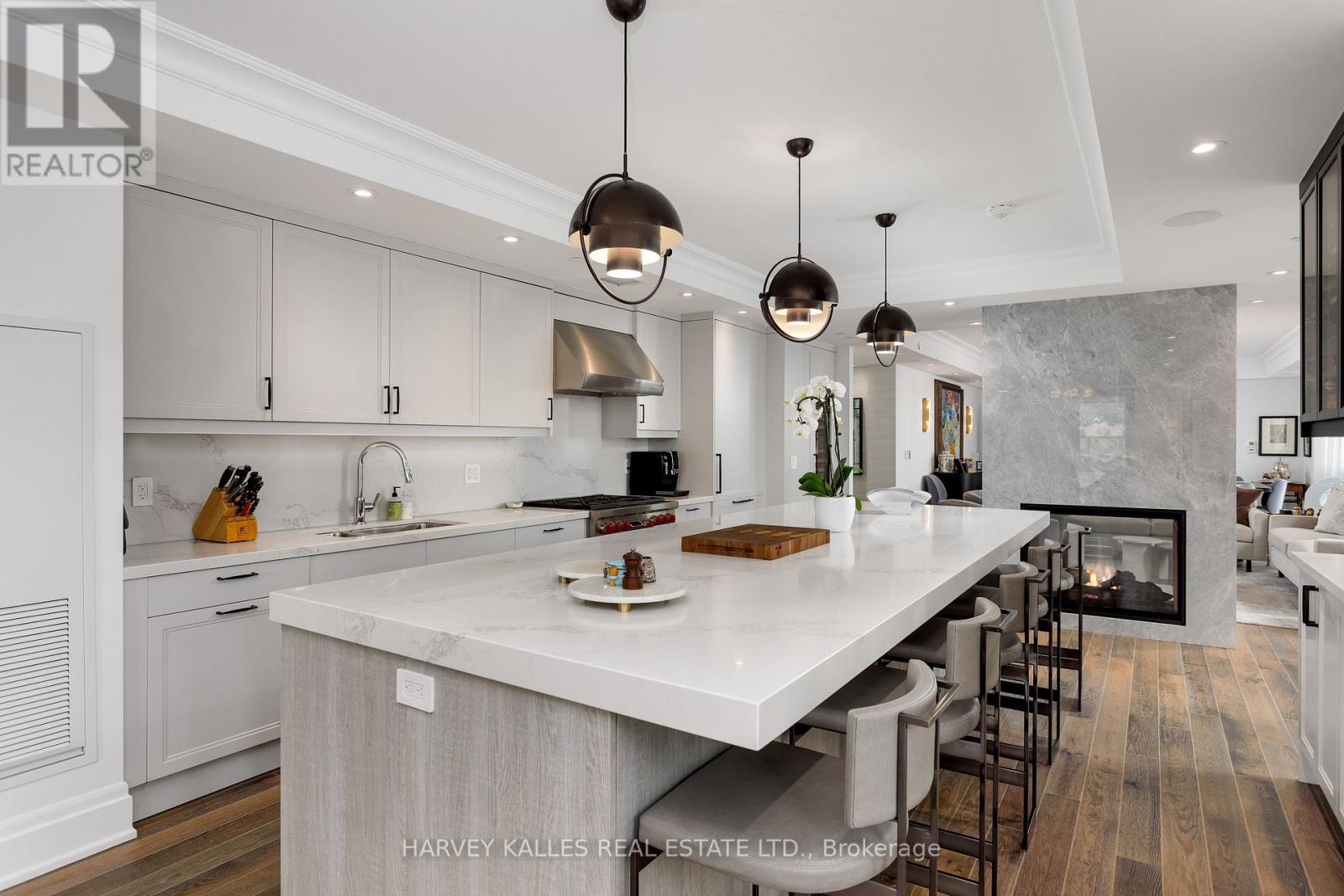 701 - 1 Forest Hill Road, Toronto, Ontario  M4V 1R1 - Photo 9 - C12995804