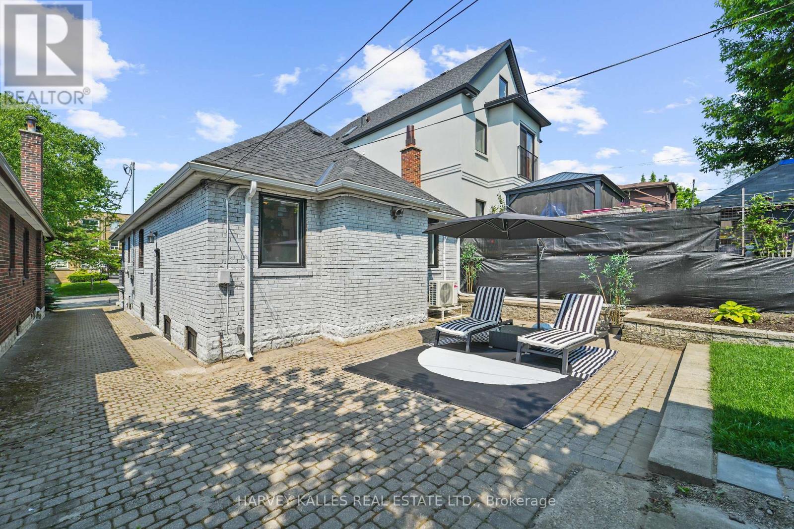 243 Northcliffe Boulevard, Toronto, Ontario  M6E 3K8 - Photo 22 - C12995810