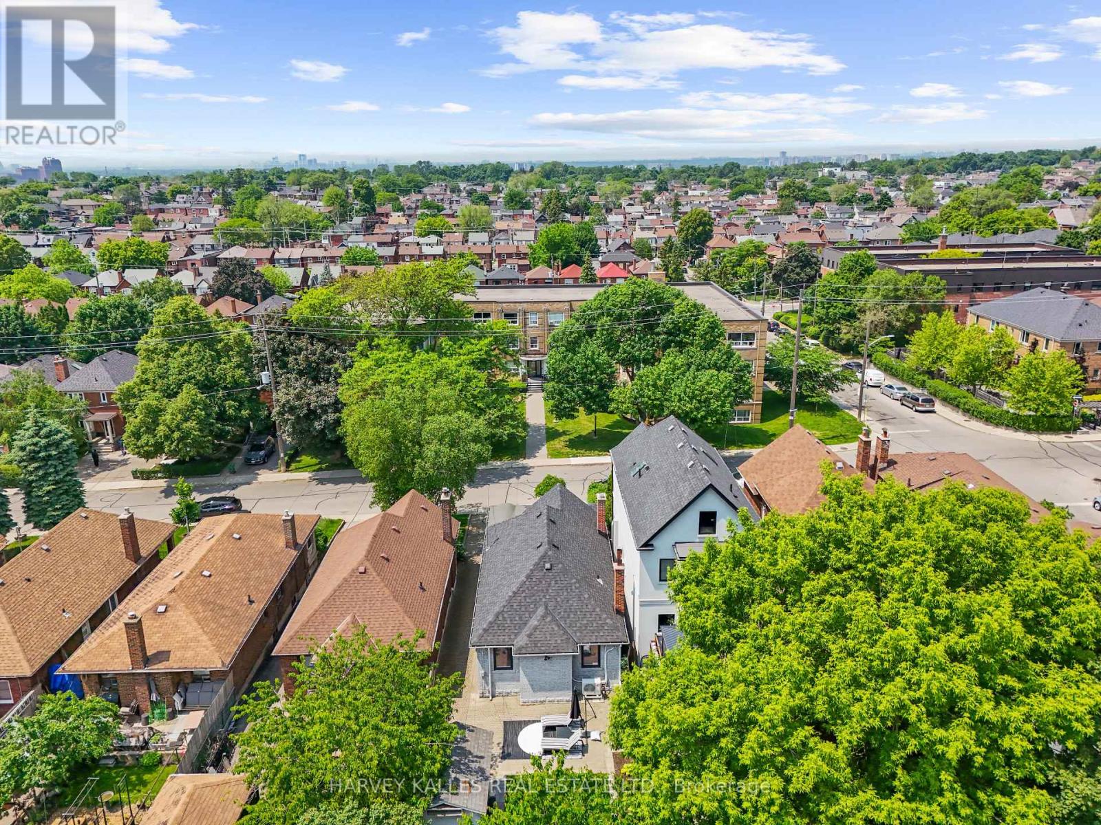 243 Northcliffe Boulevard, Toronto, Ontario  M6E 3K8 - Photo 26 - C12995810