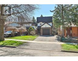 54 LOGANBERRY CRESCENT, Toronto, Ontario