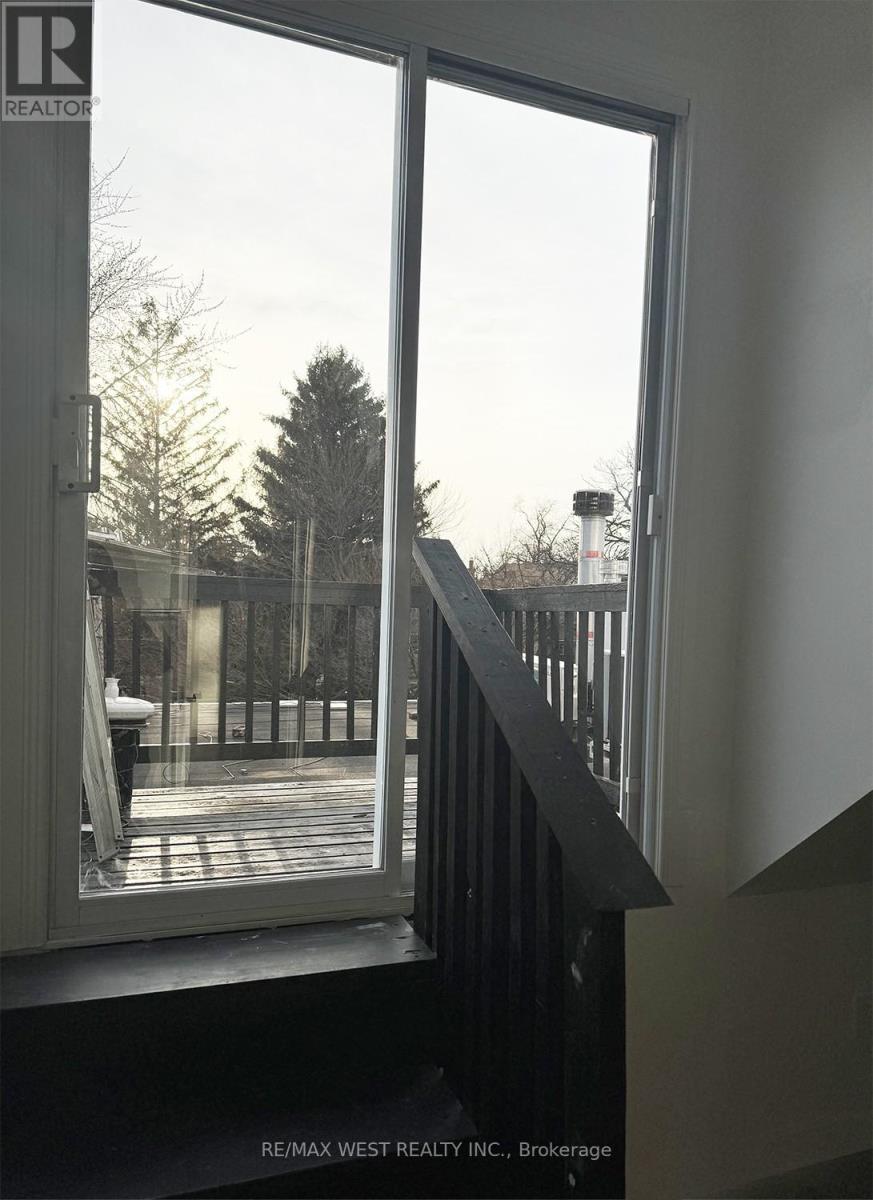 3 - 436 Markham Street, Toronto, Ontario  M6G 2L2 - Photo 6 - C12995892