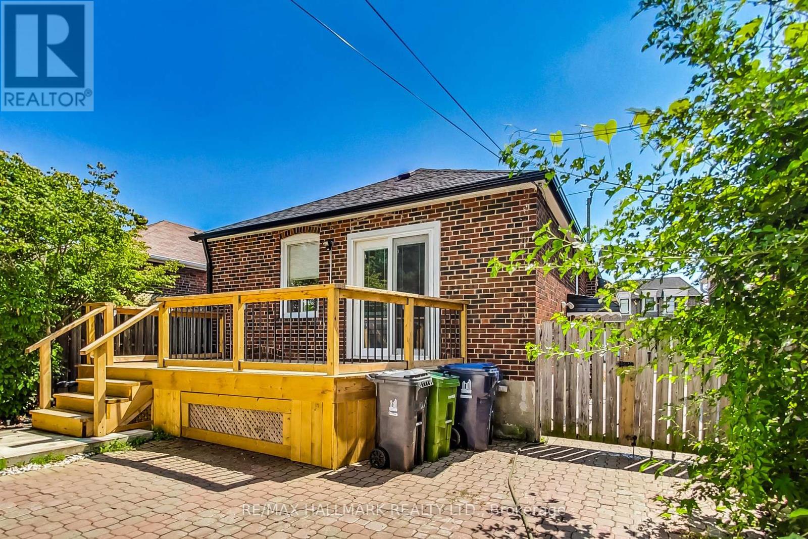 40 Tiago Avenue, Toronto, Ontario  M4B 2A1 - Photo 15 - E12995844