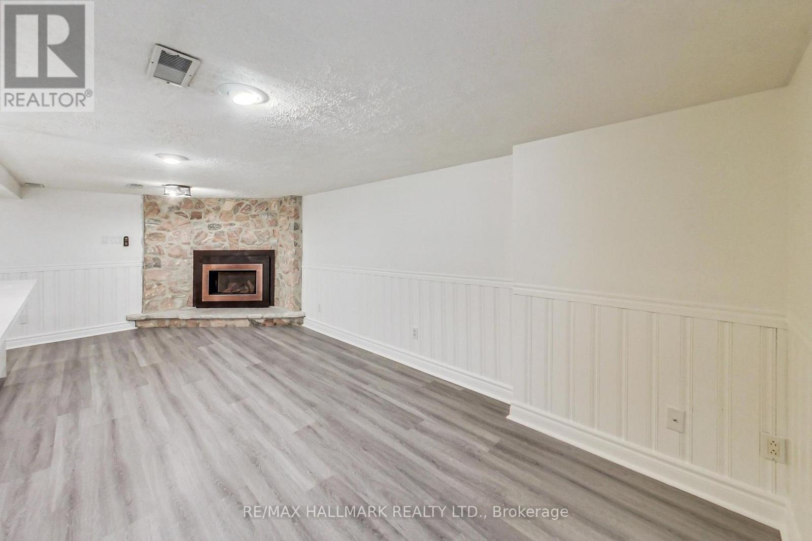 40 Tiago Avenue, Toronto, Ontario  M4B 2A1 - Photo 4 - E12995844