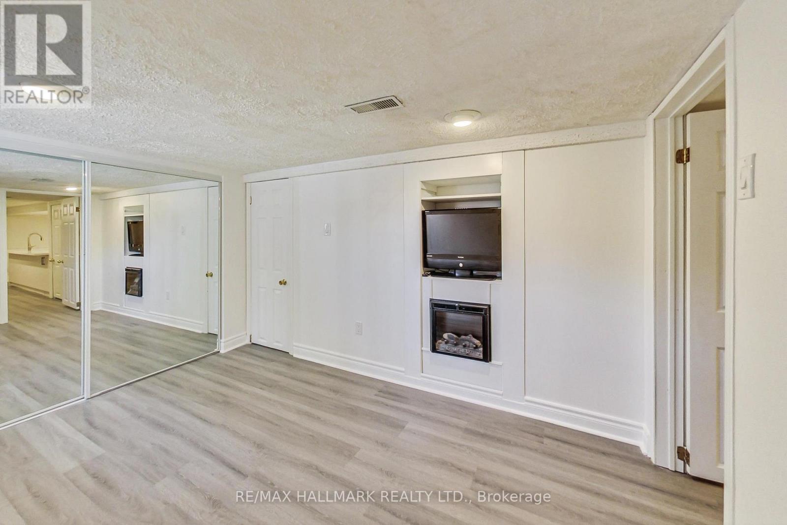 40 Tiago Avenue, Toronto, Ontario  M4B 2A1 - Photo 8 - E12995844