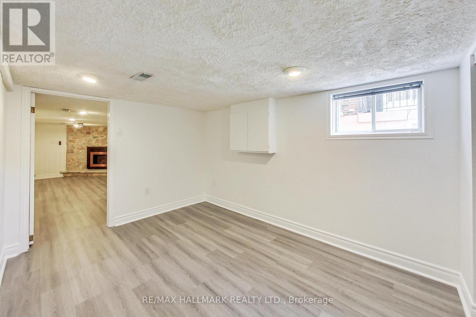 40 Tiago Avenue, Toronto, Ontario  M4B 2A1 - Photo 9 - E12995844