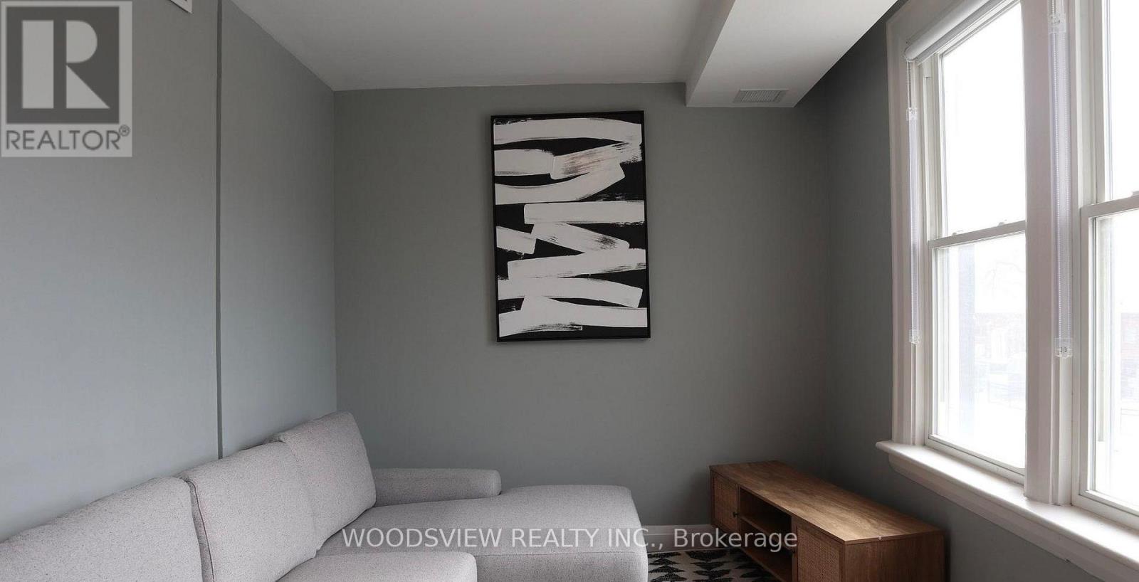 #1 - 64 Simcoe Street N, Oshawa, Ontario  L1G 4S2 - Photo 3 - E12995850