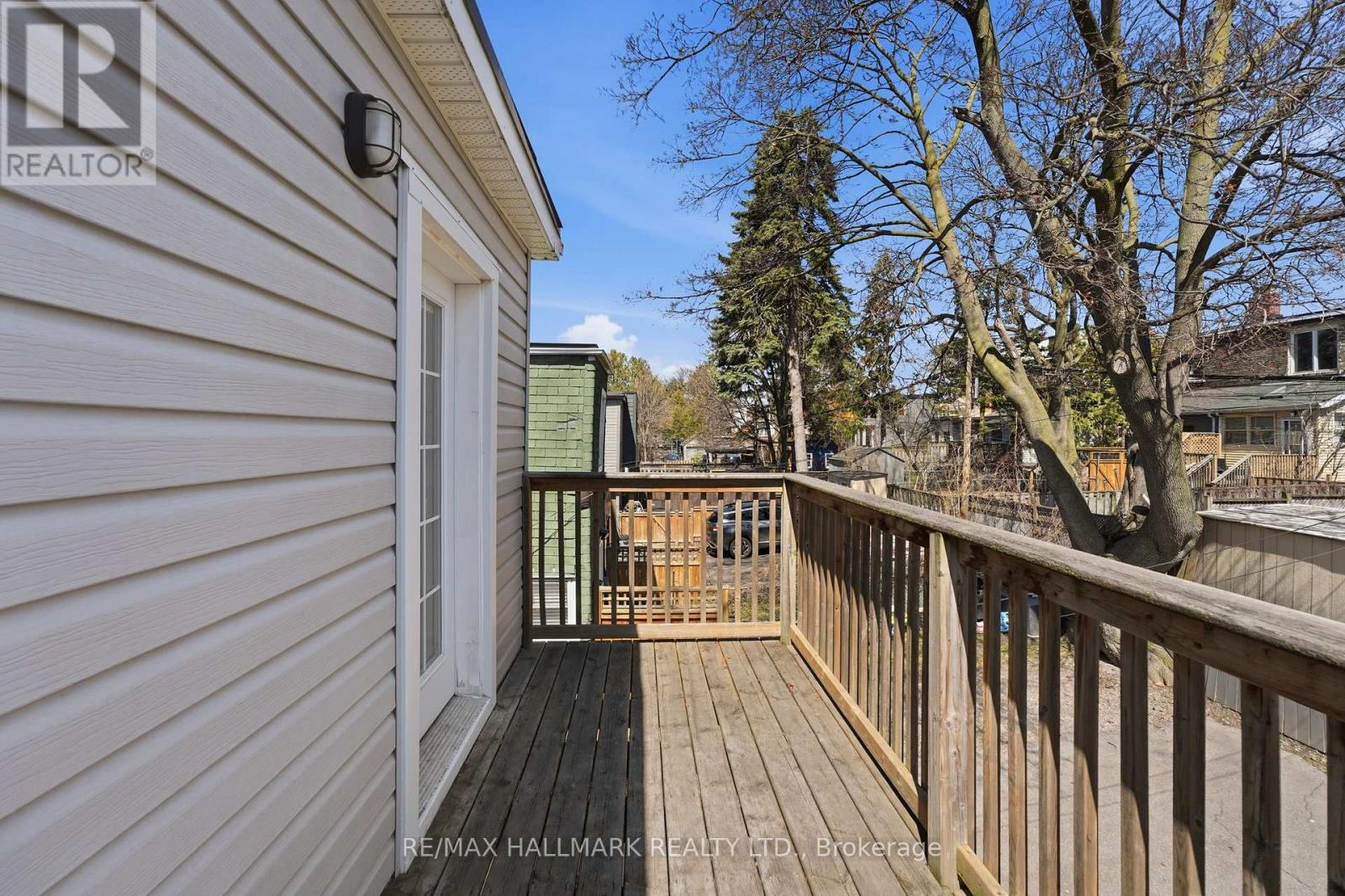 45 Hiltz Avenue, Toronto, Ontario  M4L 2N6 - Photo 16 - E12995888