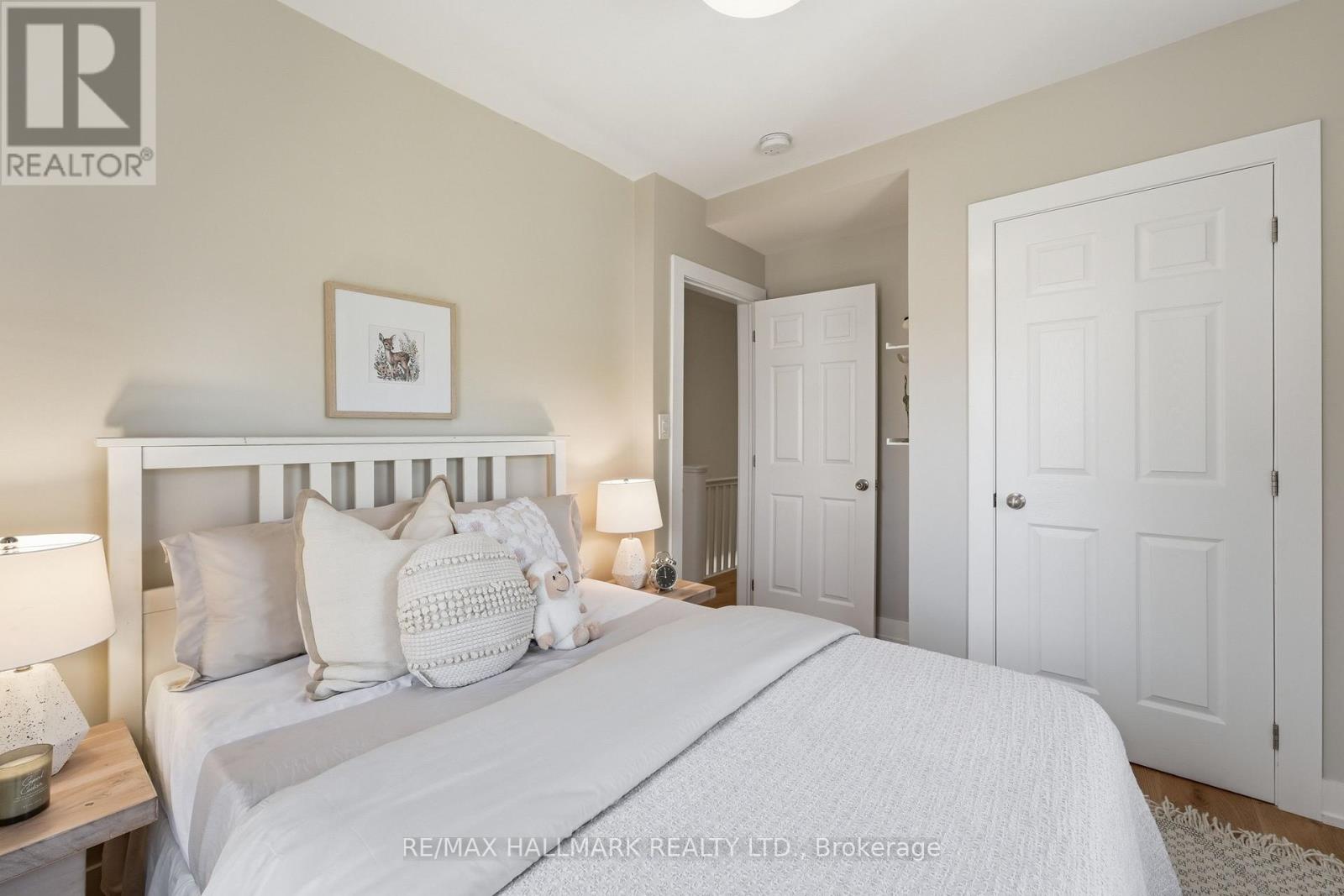 45 Hiltz Avenue, Toronto, Ontario  M4L 2N6 - Photo 17 - E12995888