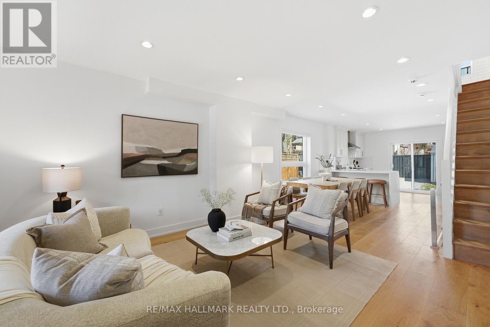 45 Hiltz Avenue, Toronto, Ontario  M4L 2N6 - Photo 5 - E12995888