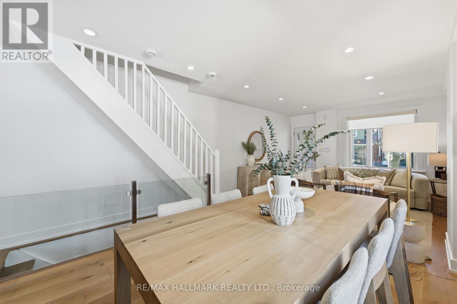 45 Hiltz Avenue, Toronto, Ontario  M4L 2N6 - Photo 9 - E12995888