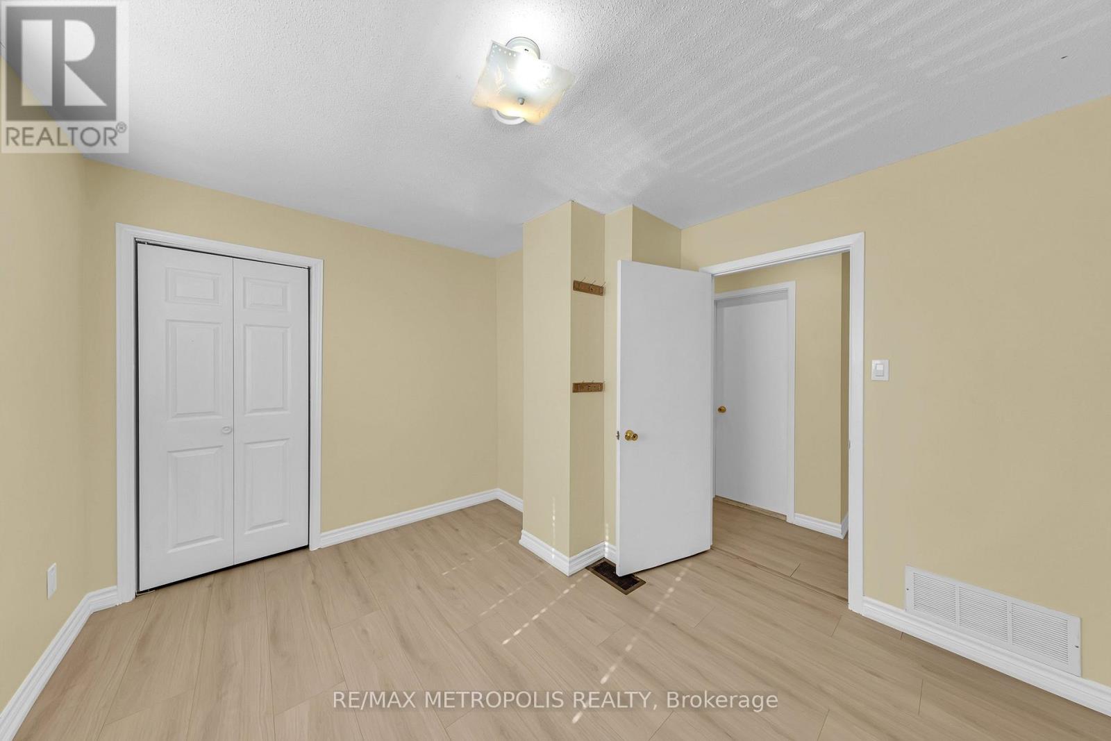 Main - 41 Tormore Drive, Richmond Hill, Ontario  L4C 3N3 - Photo 16 - N12995808