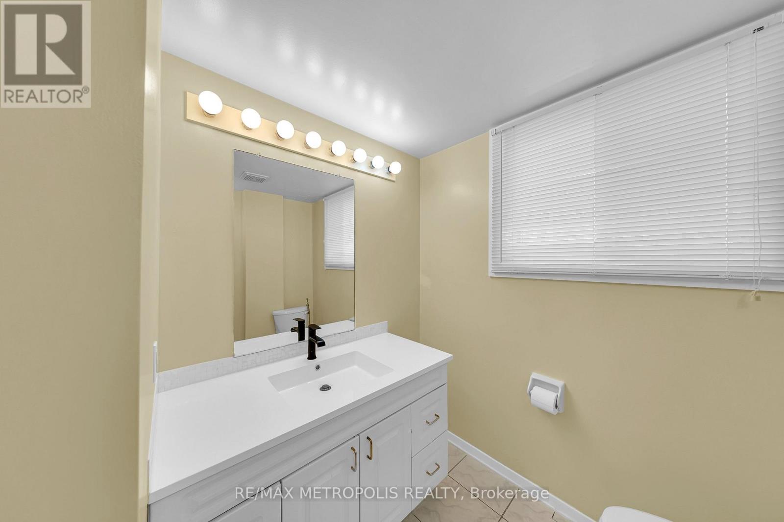 Main - 41 Tormore Drive, Richmond Hill, Ontario  L4C 3N3 - Photo 25 - N12995808