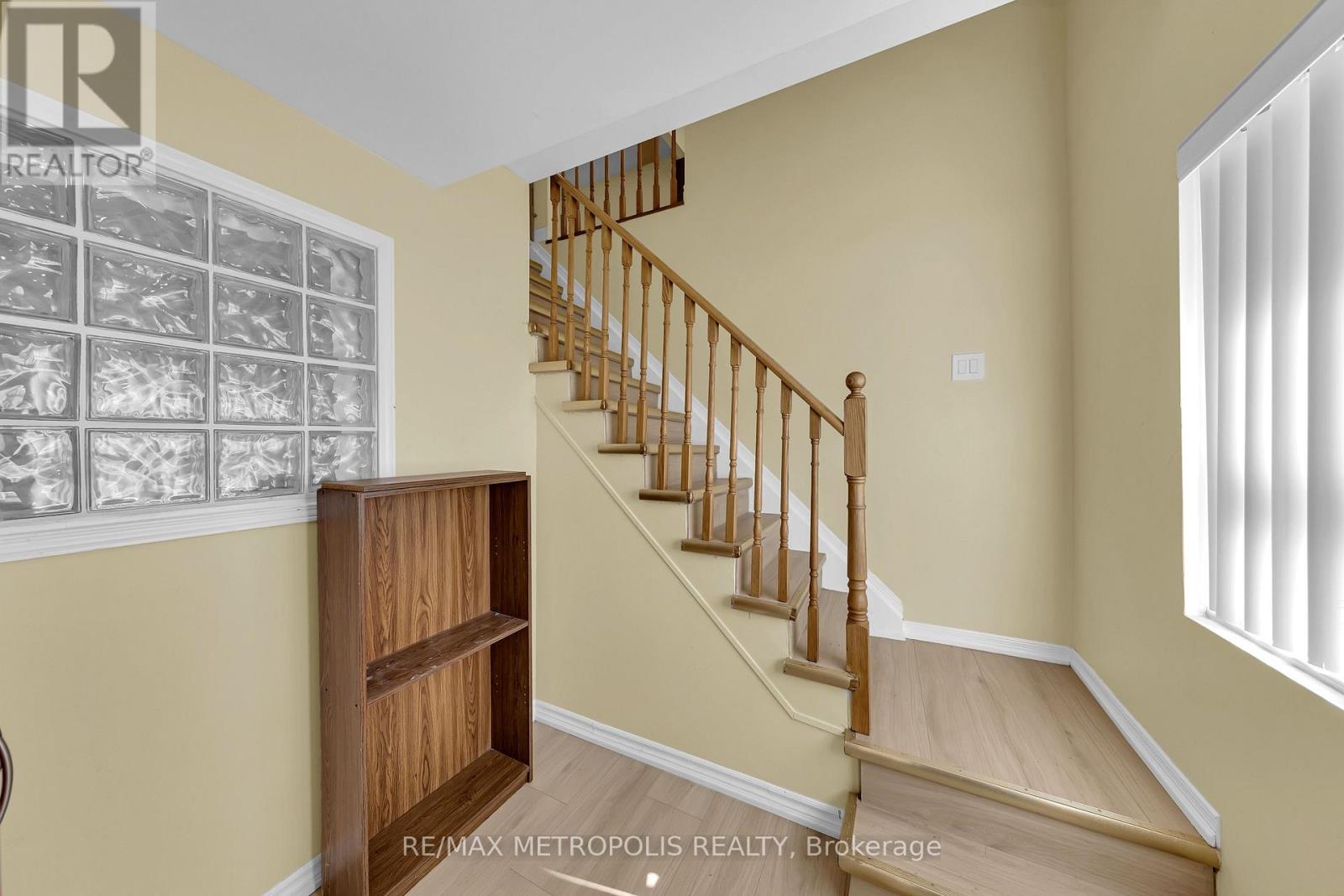 Main - 41 Tormore Drive, Richmond Hill, Ontario  L4C 3N3 - Photo 6 - N12995808