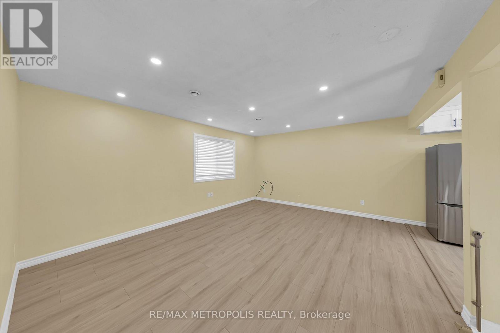 Main - 41 Tormore Drive, Richmond Hill, Ontario  L4C 3N3 - Photo 8 - N12995808