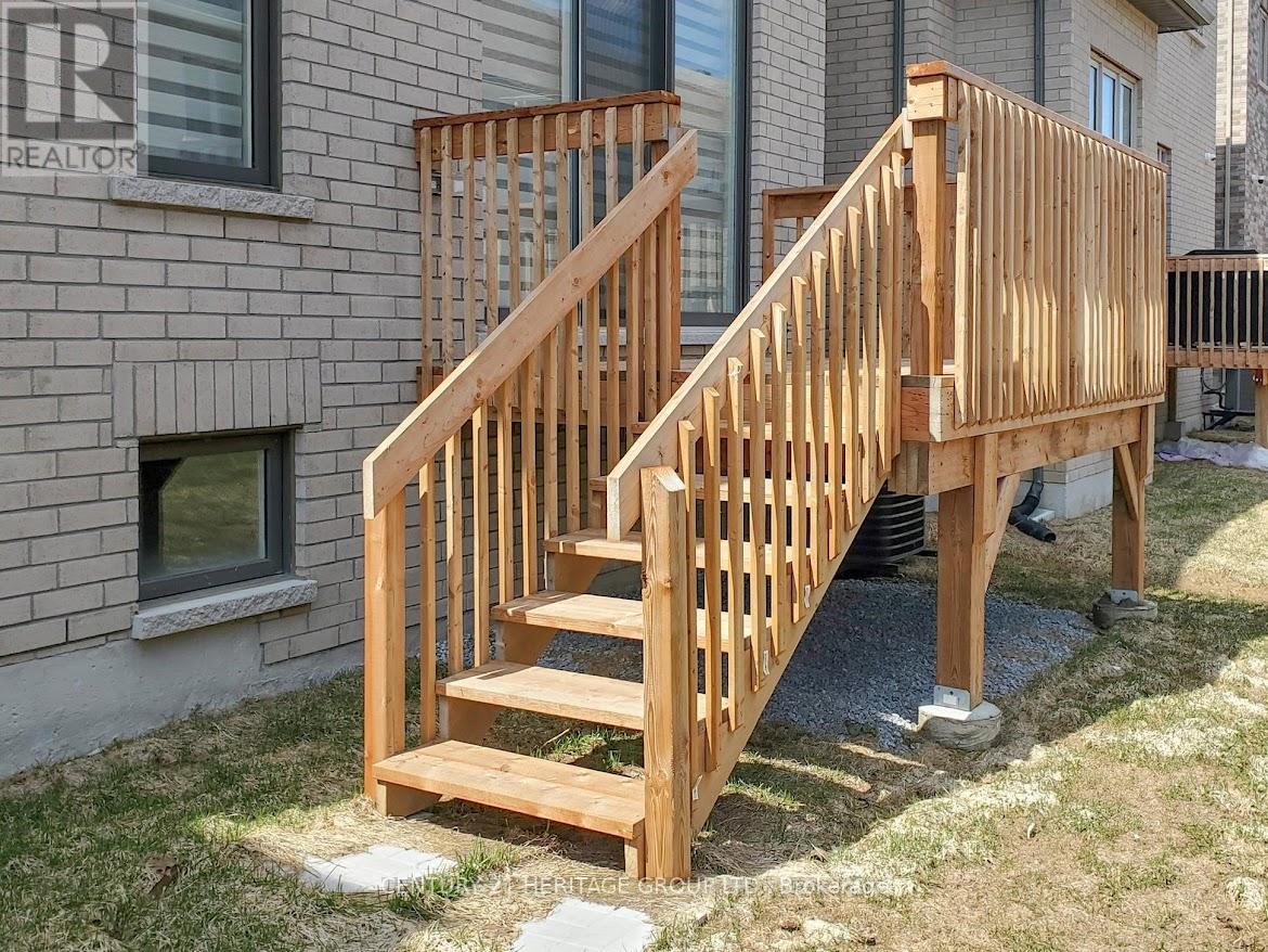 7 Sweet Gale Crescent, Richmond Hill, Ontario  L4E 1J7 - Photo 47 - N12995868