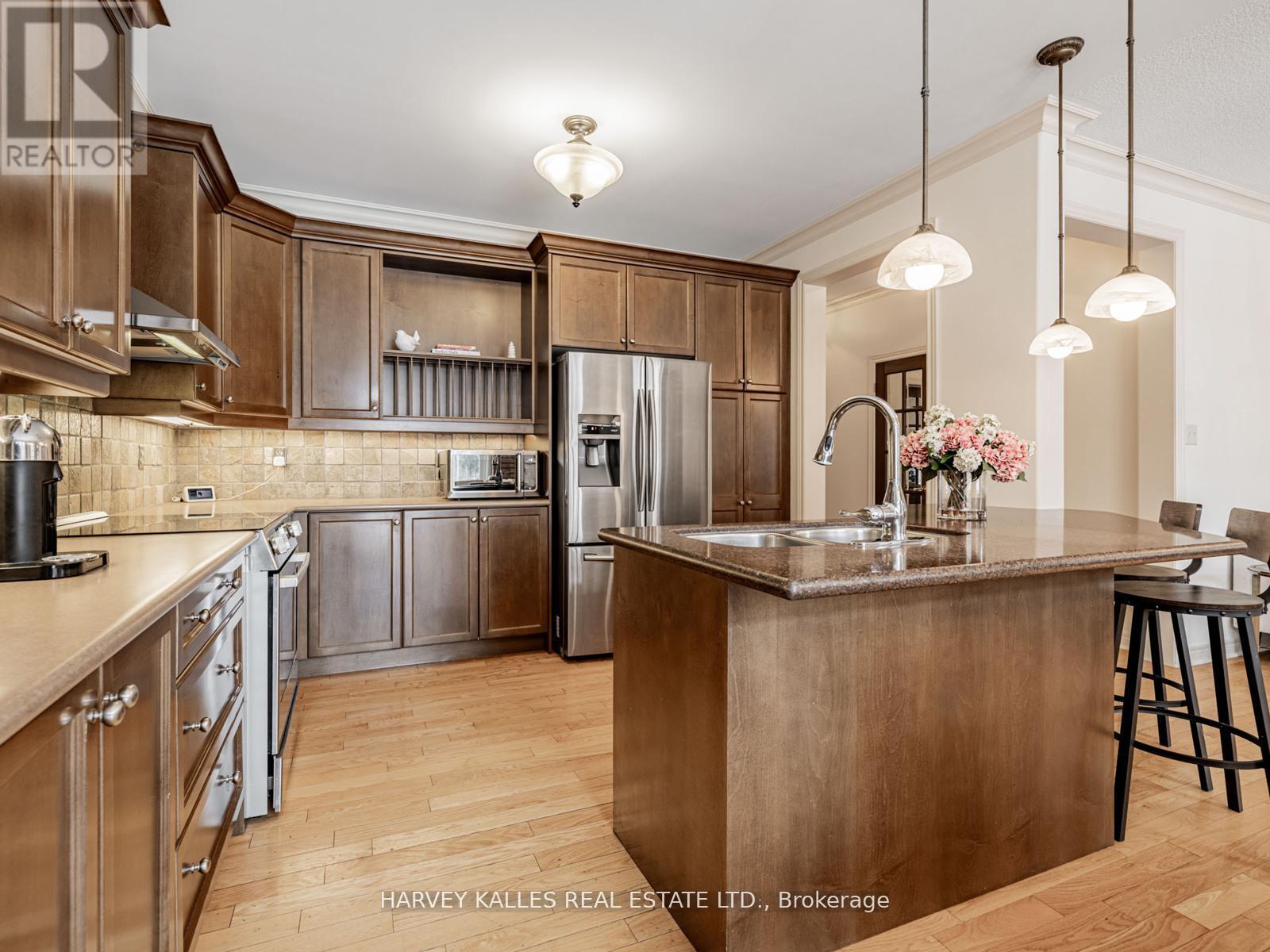 12 Barberry Crescent, Richmond Hill, Ontario  L4E 4S5 - Photo 17 - N12995880