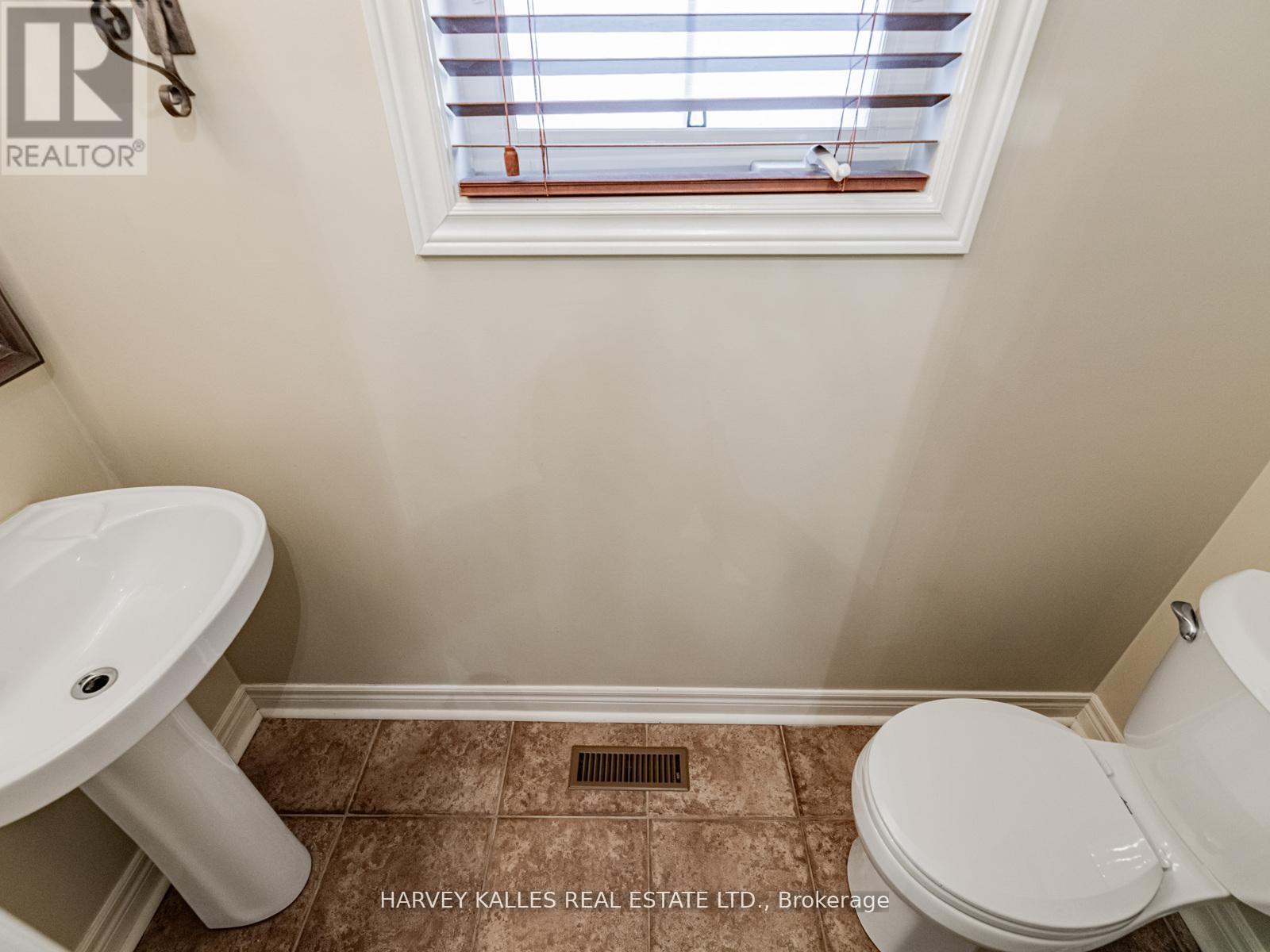 12 Barberry Crescent, Richmond Hill, Ontario  L4E 4S5 - Photo 20 - N12995880