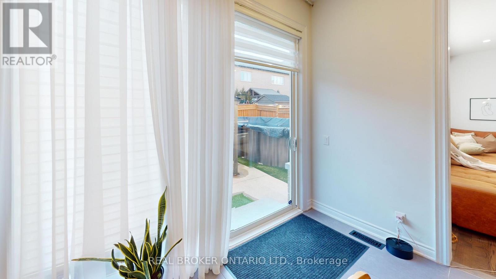 34 Kidd Street, Bradford West Gwillimbury (Bradford), Ontario  L3Z 0V5 - Photo 5 - N12995946