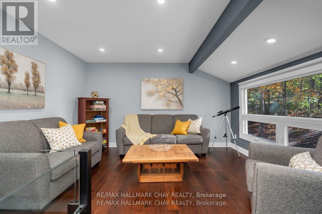 1 Iroquois Ridge, Oro-Medonte, Ontario  L0K 1E0 - Photo 21 - S12995950