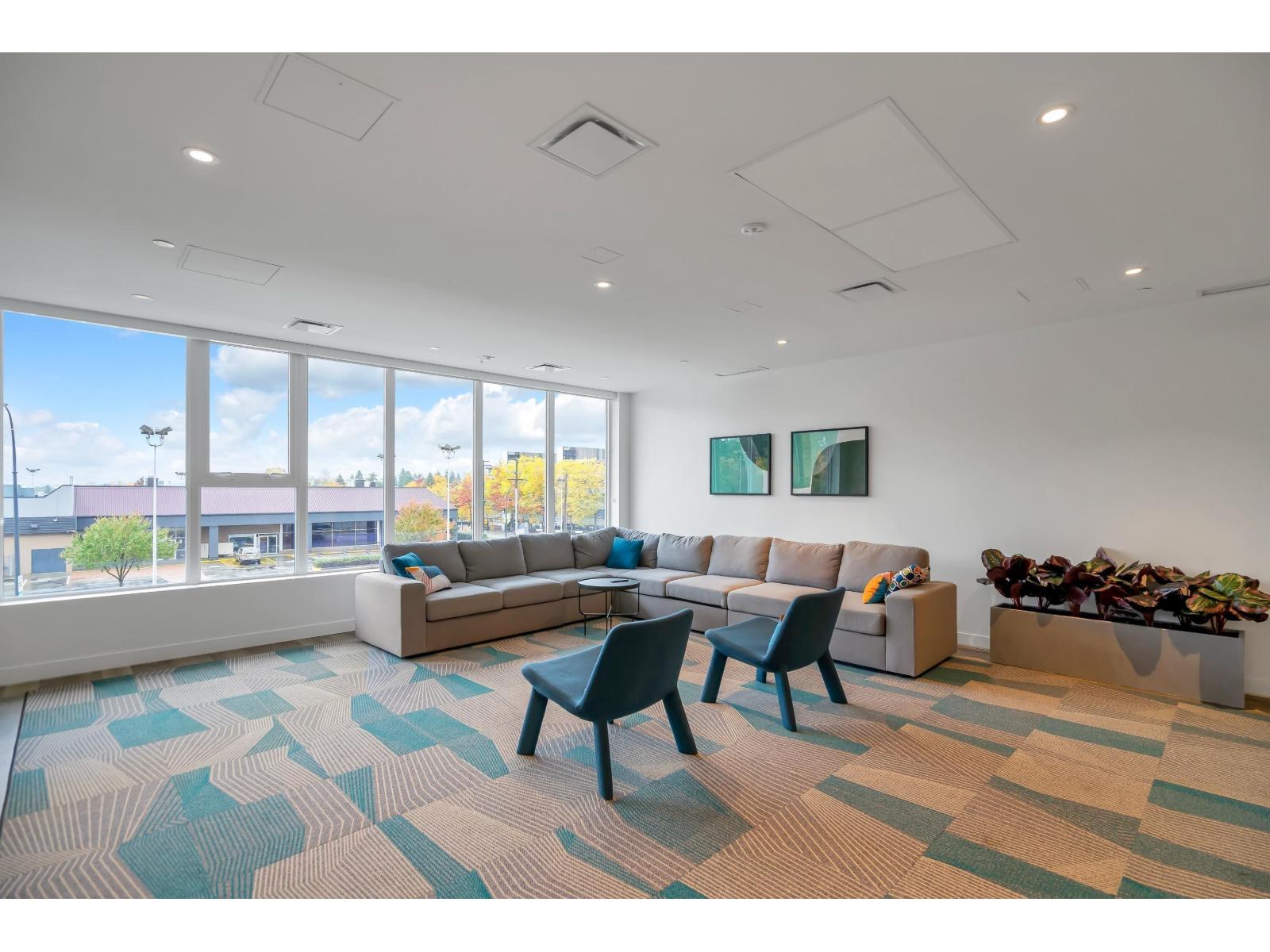 909 13615 Fraser Way, Surrey, British Columbia V3T 0P7 - Photo 4 - R3110873