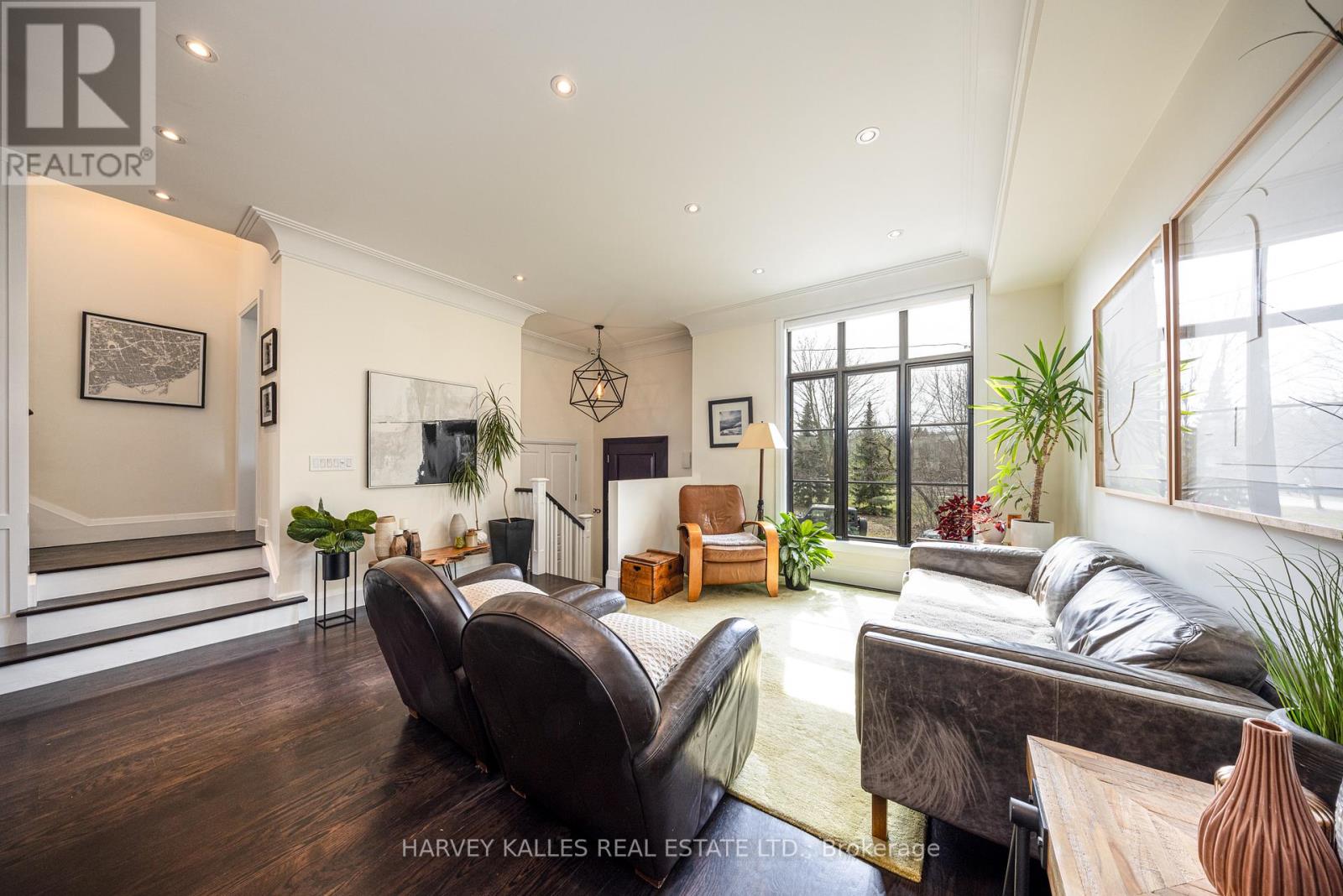 488 Arlington Avenue, Toronto, Ontario  M6C 3A2 - Photo 4 - C12995338