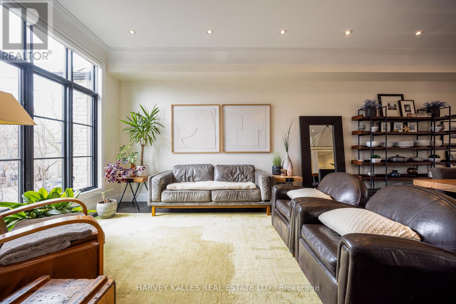 488 Arlington Avenue, Toronto, Ontario  M6C 3A2 - Photo 5 - C12995338