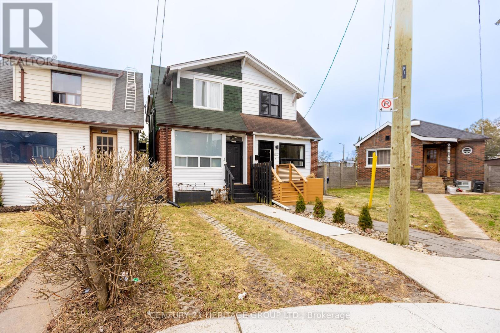 3 Denton Avenue, Toronto, Ontario  M4C 1T7 - Photo 4 - E12954308