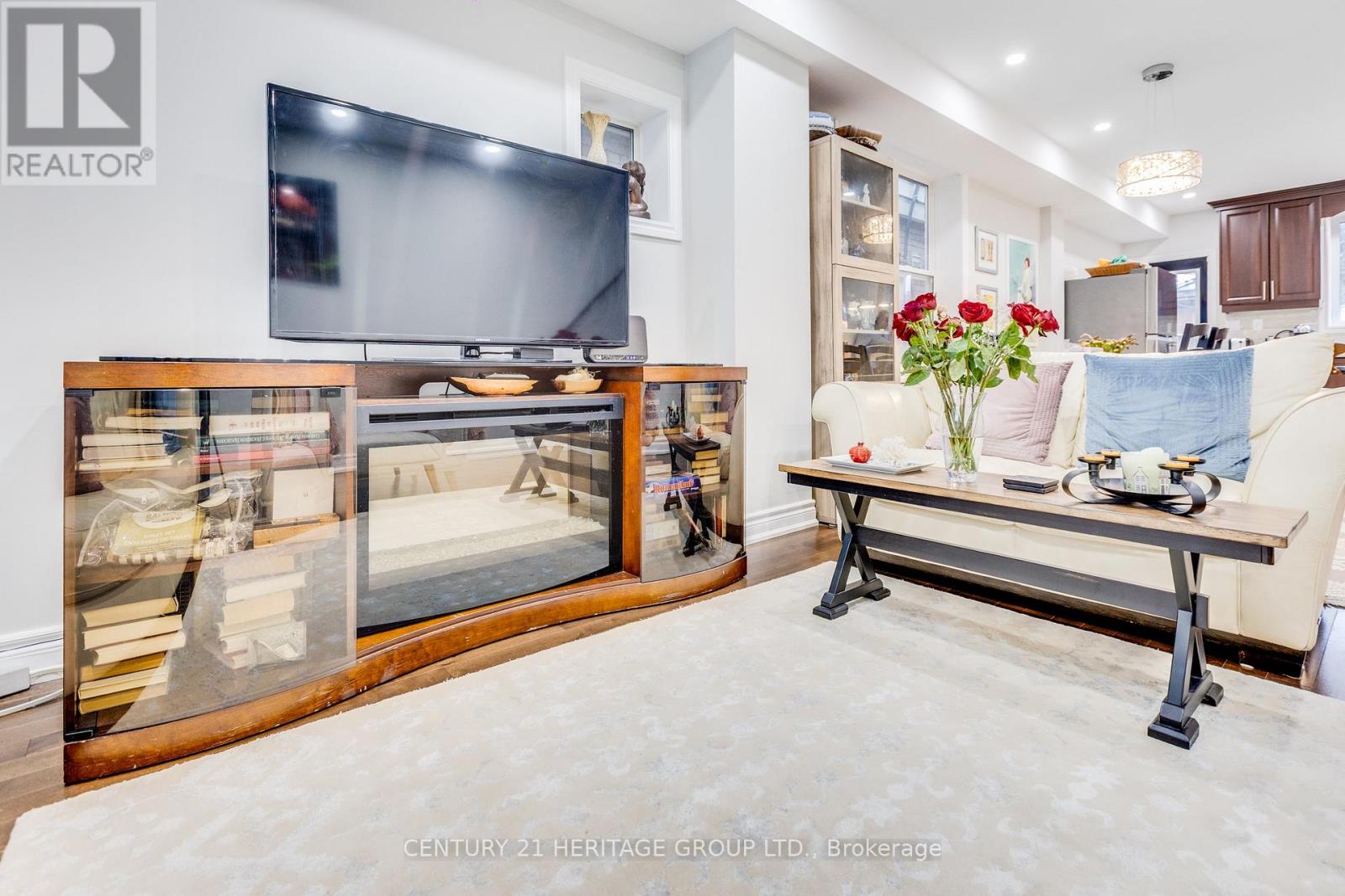 3 Denton Avenue, Toronto, Ontario  M4C 1T7 - Photo 13 - E12954308