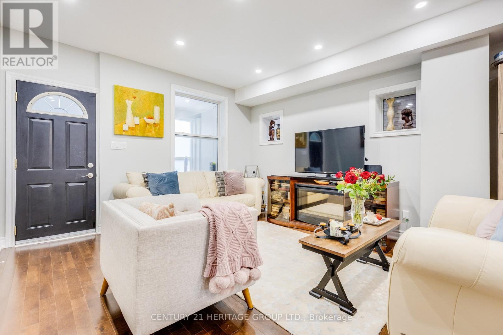 3 Denton Avenue, Toronto, Ontario  M4C 1T7 - Photo 9 - E12954308