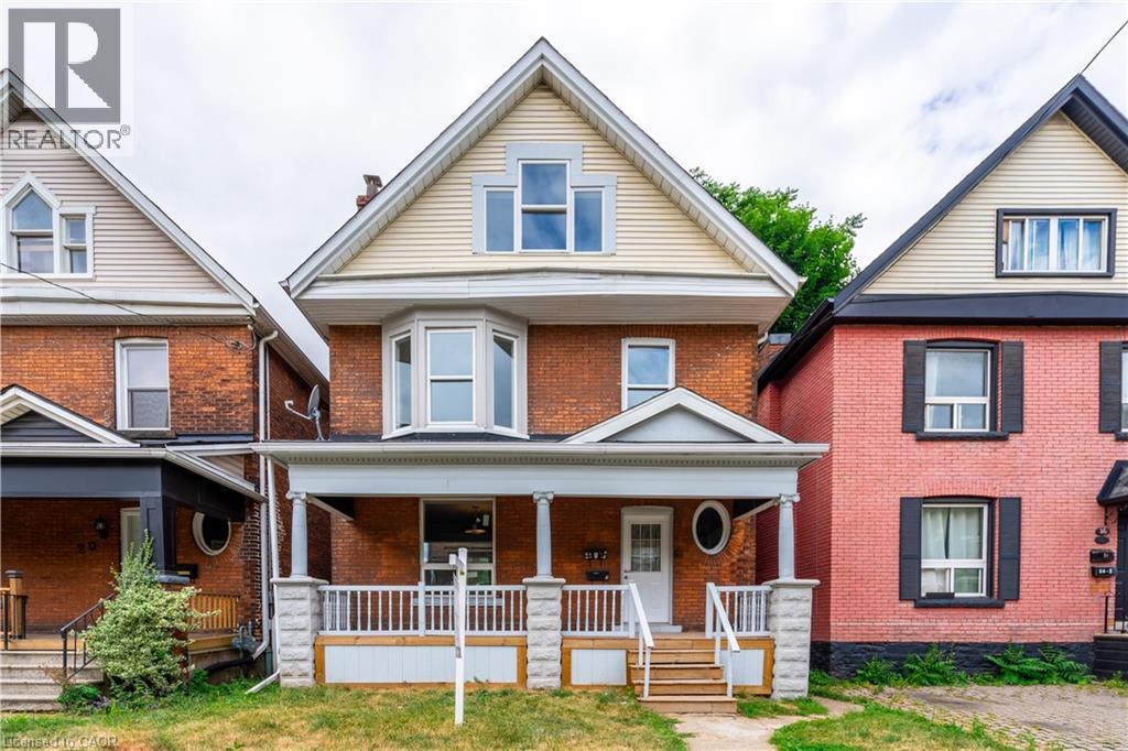 16 Sherman Avenue S Unit# Main, Hamilton, Ontario  L8M 2P4 - Photo 2 - 40819011