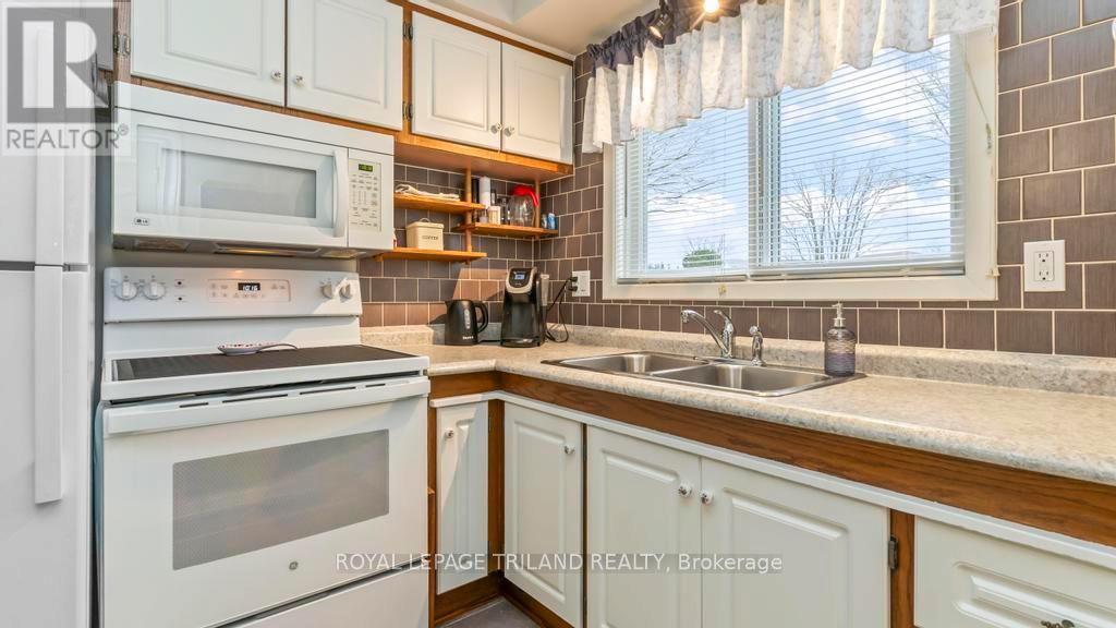 66 Garland Crescent, London East, Ontario  N5V 1N5 - Photo 11 - X12996060