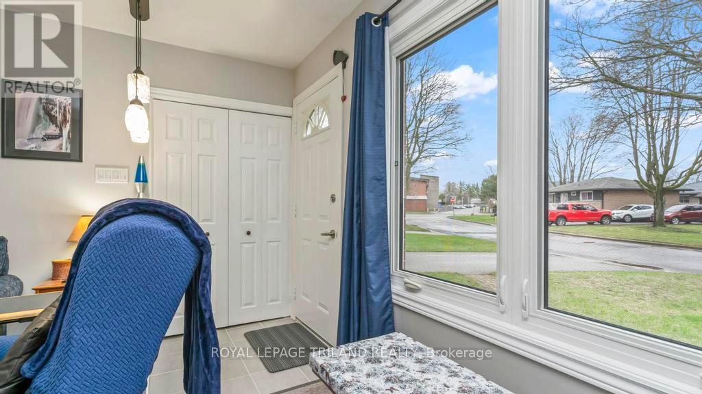 66 Garland Crescent, London East, Ontario  N5V 1N5 - Photo 4 - X12996060