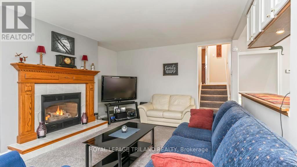 66 Garland Crescent, London East, Ontario  N5V 1N5 - Photo 5 - X12996060