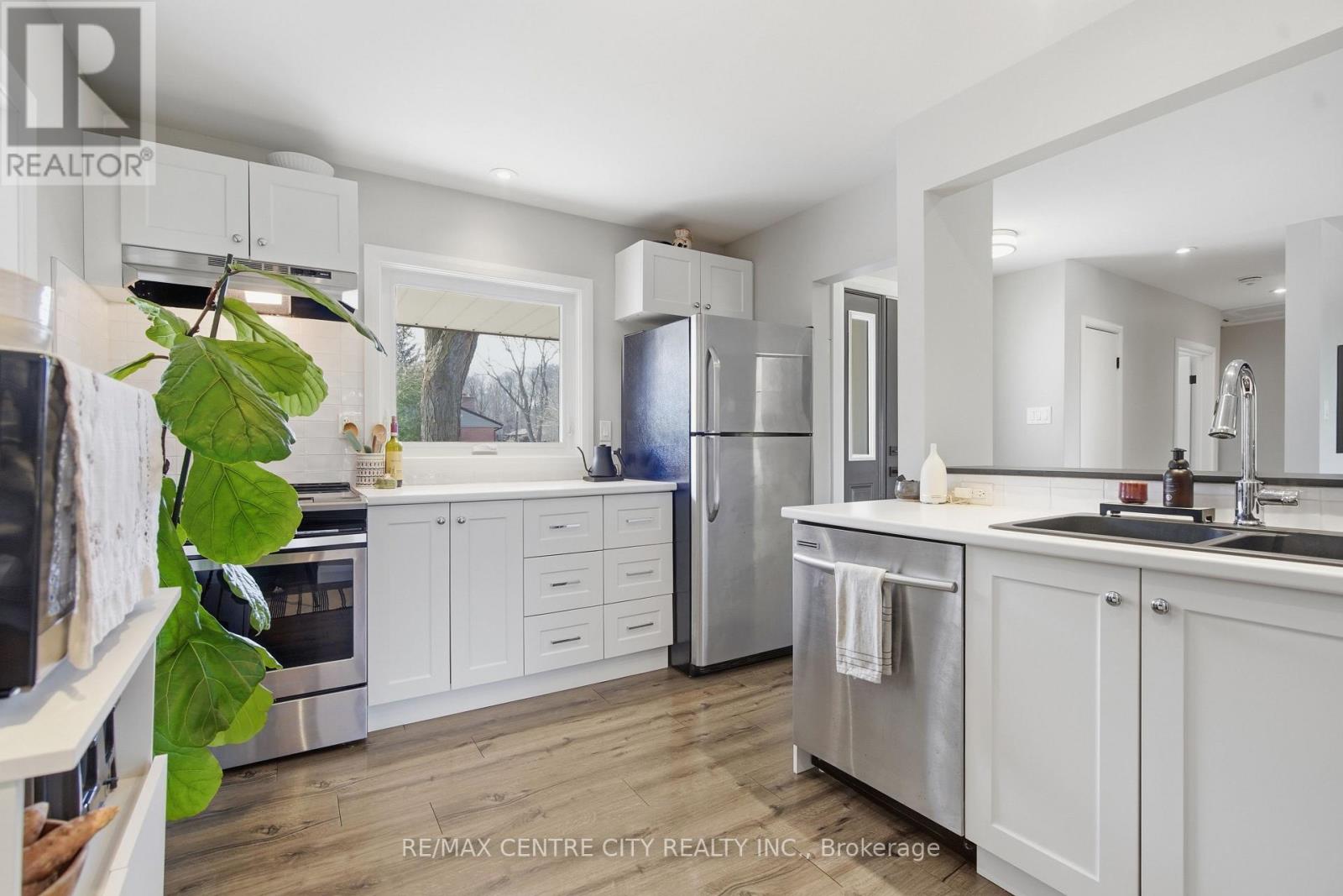 519 East Mile Road, London North, Ontario  N6H 3K7 - Photo 13 - X12996156