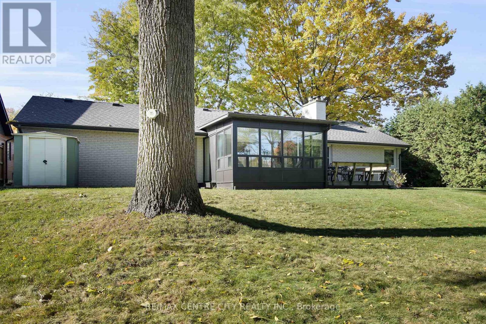 519 East Mile Road, London North, Ontario  N6H 3K7 - Photo 44 - X12996156