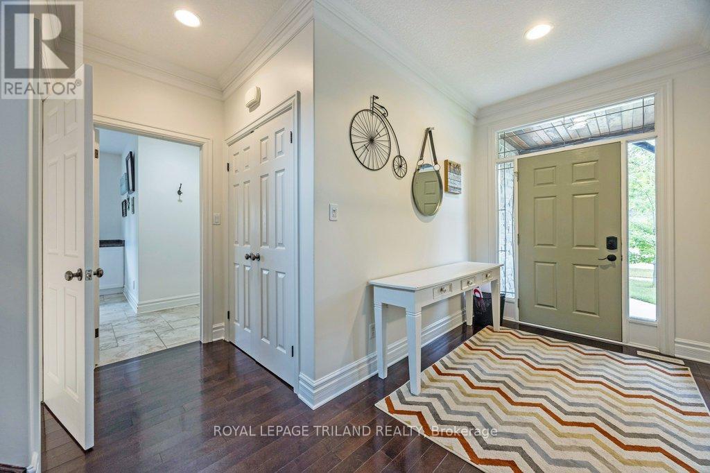 139 Skyline Avenue, London North, Ontario  N5X 0A3 - Photo 3 - X12996160