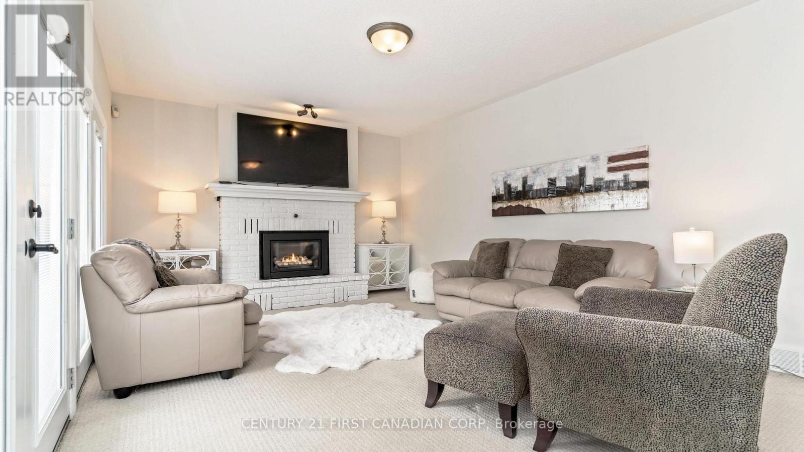 135 Ambleside Drive, London North, Ontario  N6G 4P8 - Photo 12 - X12996298