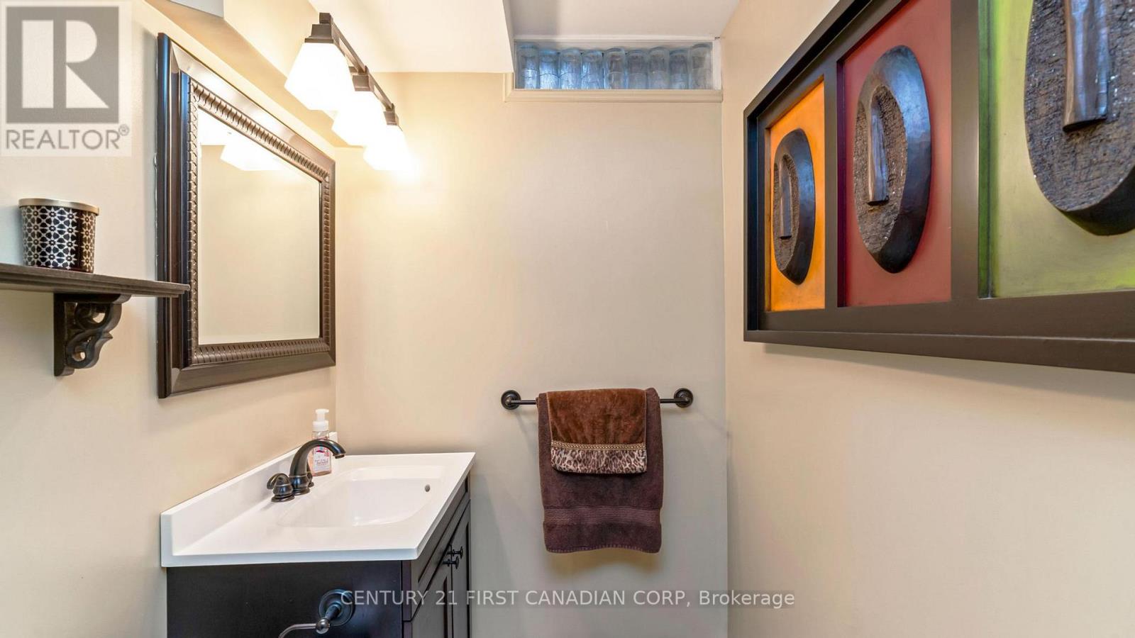 135 Ambleside Drive, London North, Ontario  N6G 4P8 - Photo 37 - X12996298