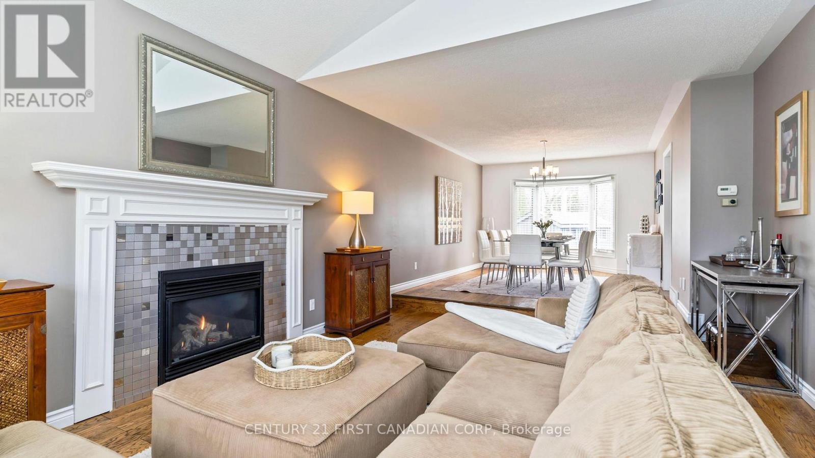 135 Ambleside Drive, London North, Ontario  N6G 4P8 - Photo 6 - X12996298