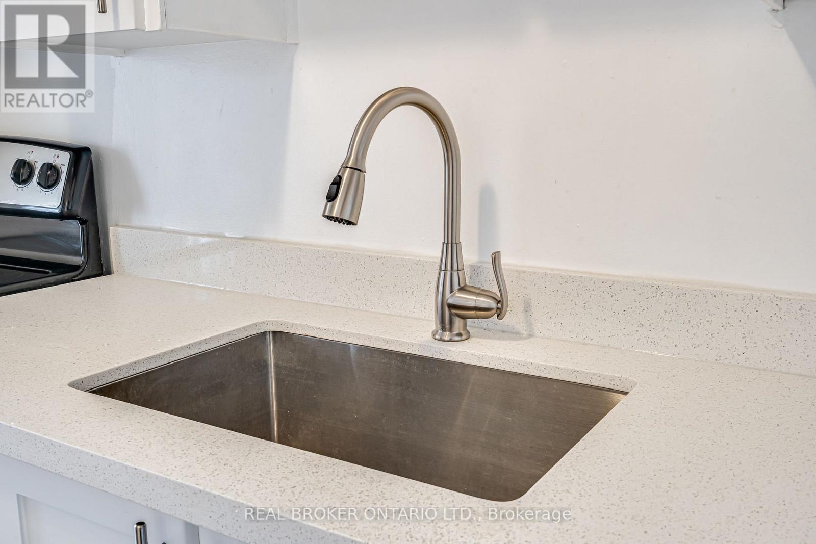 304 - 9 Princess Street, Orangeville, Ontario  L9W 1W1 - Photo 9 - W12995786