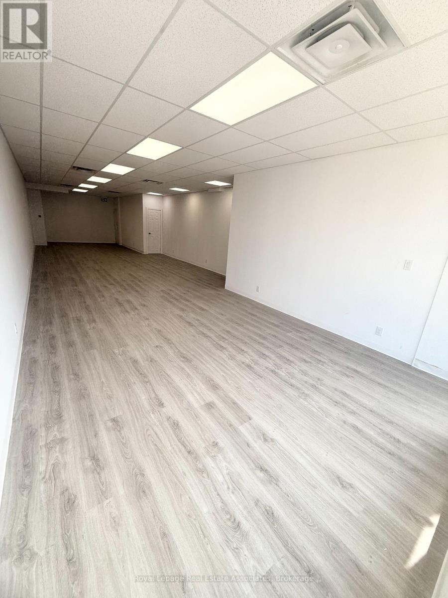 329 Lakeshore Road E, Mississauga, Ontario  L5G 1H3 - Photo 2 - W12995802